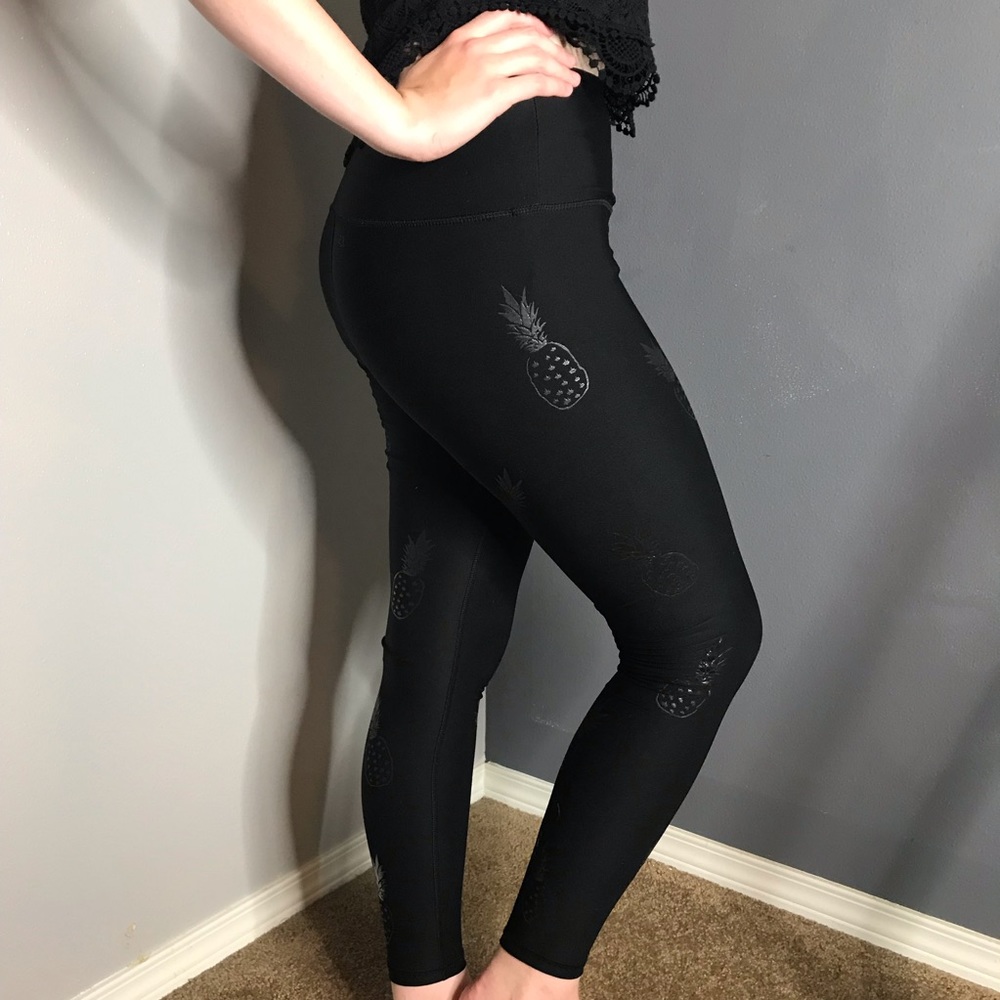 Black Pineapple Leggings